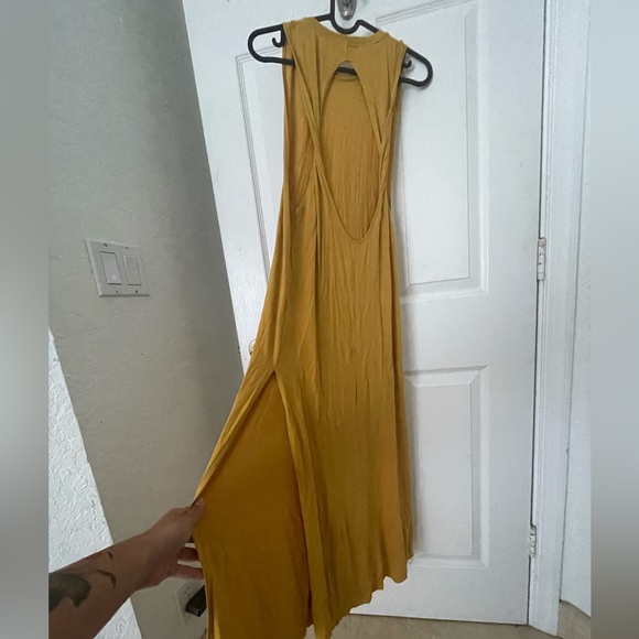 Twisted back yellow dress - Picture 1 of 5